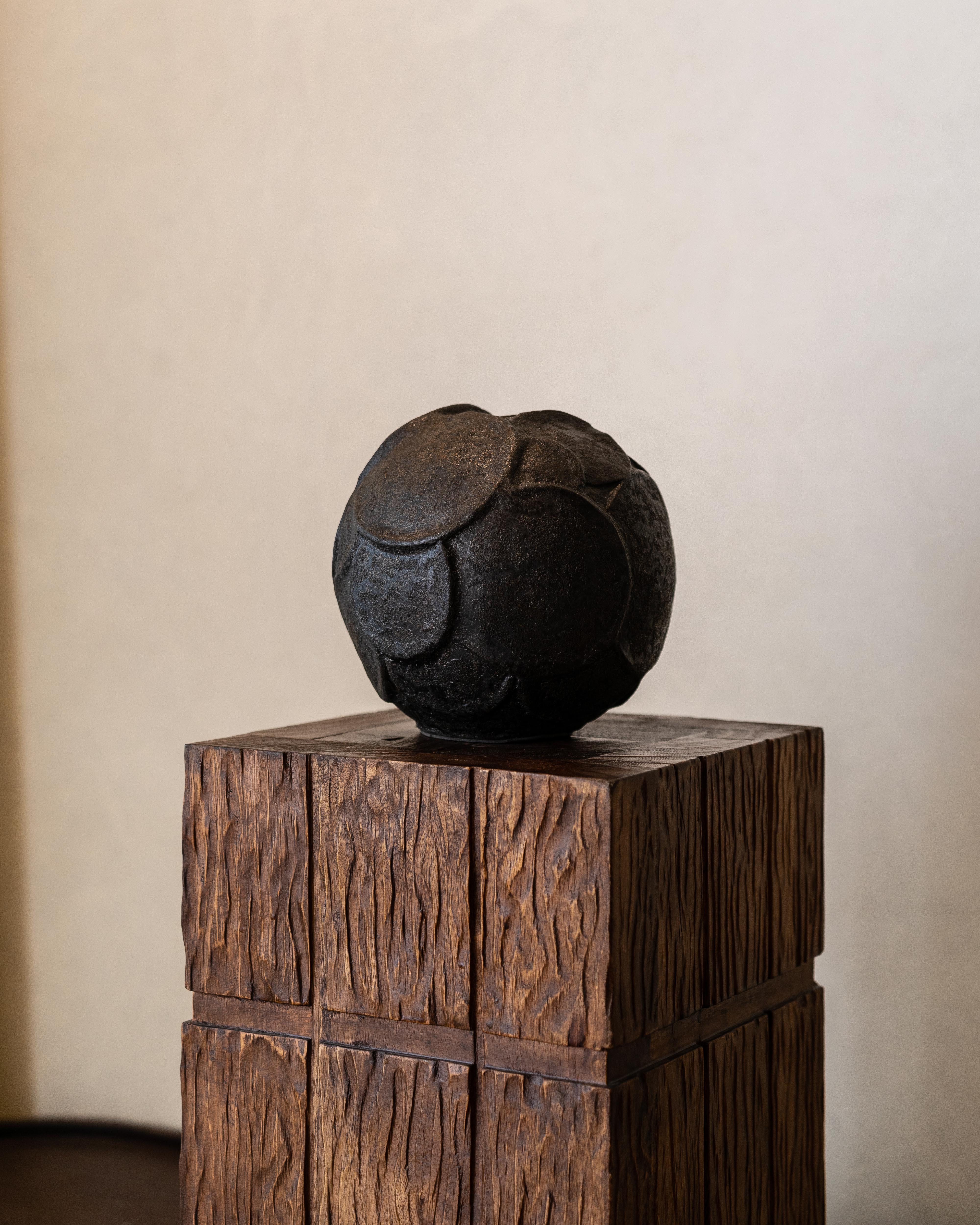 Orb Vessel Black