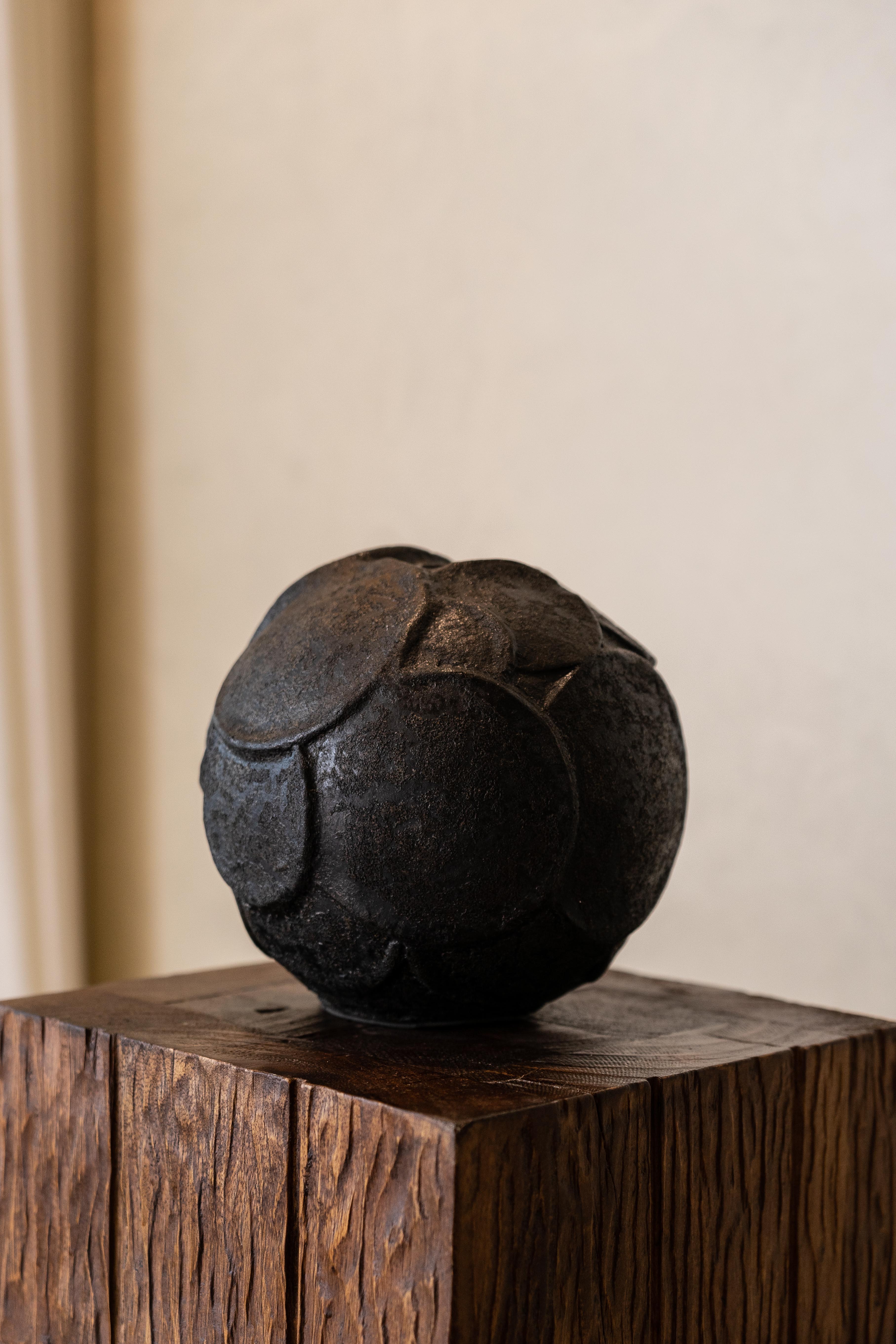 Orb Vessel Black