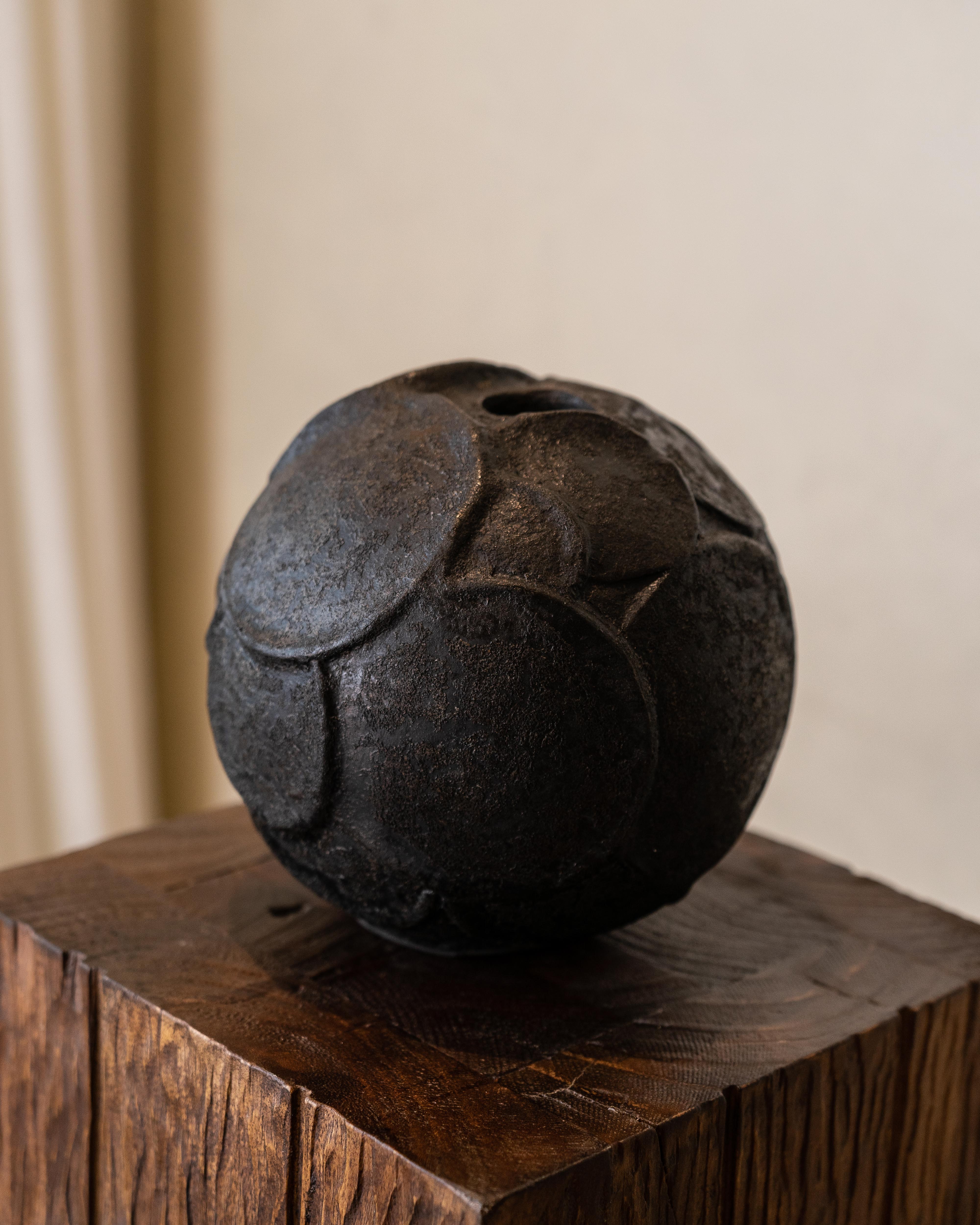 Orb Vessel Black