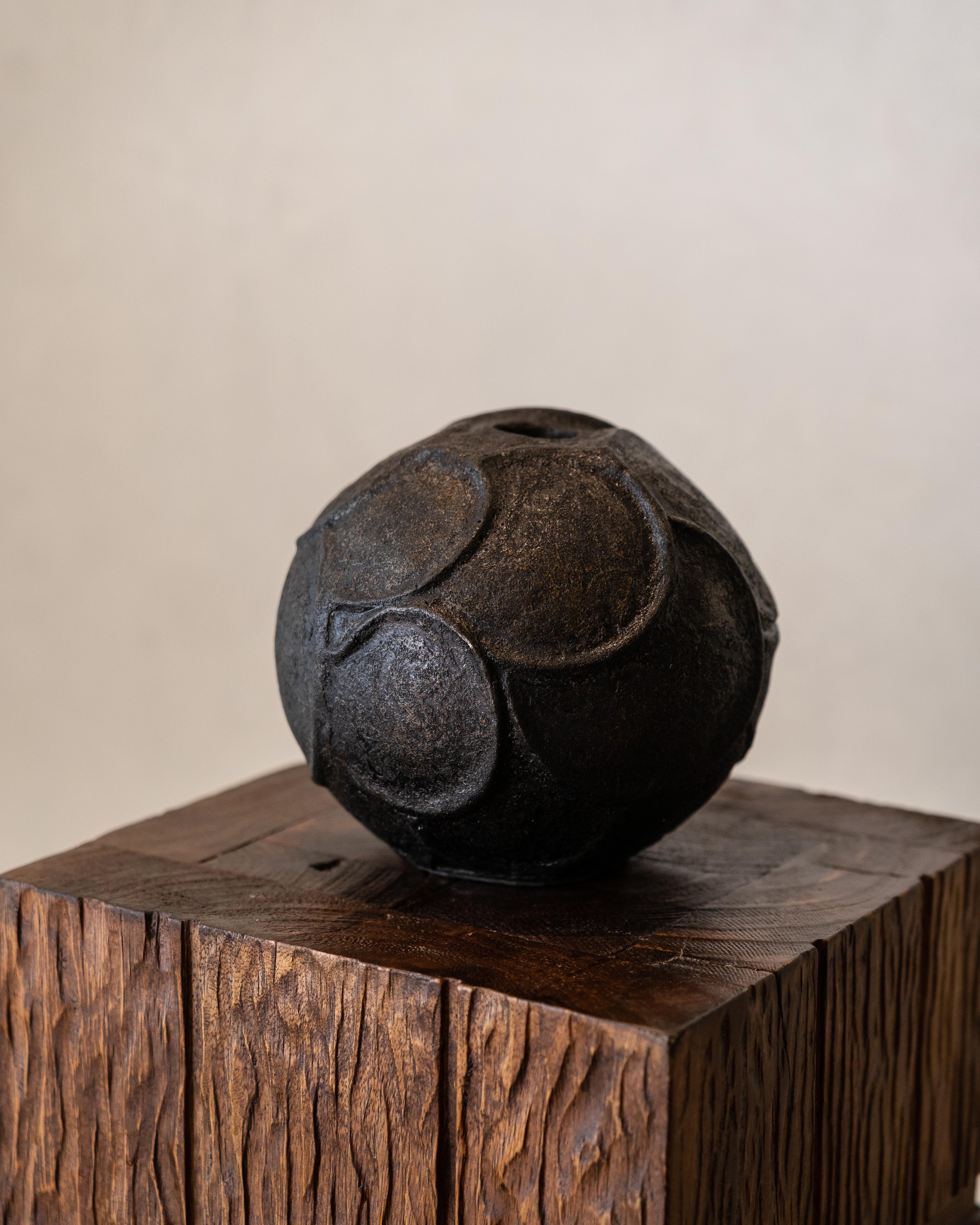 Orb Vessel Black