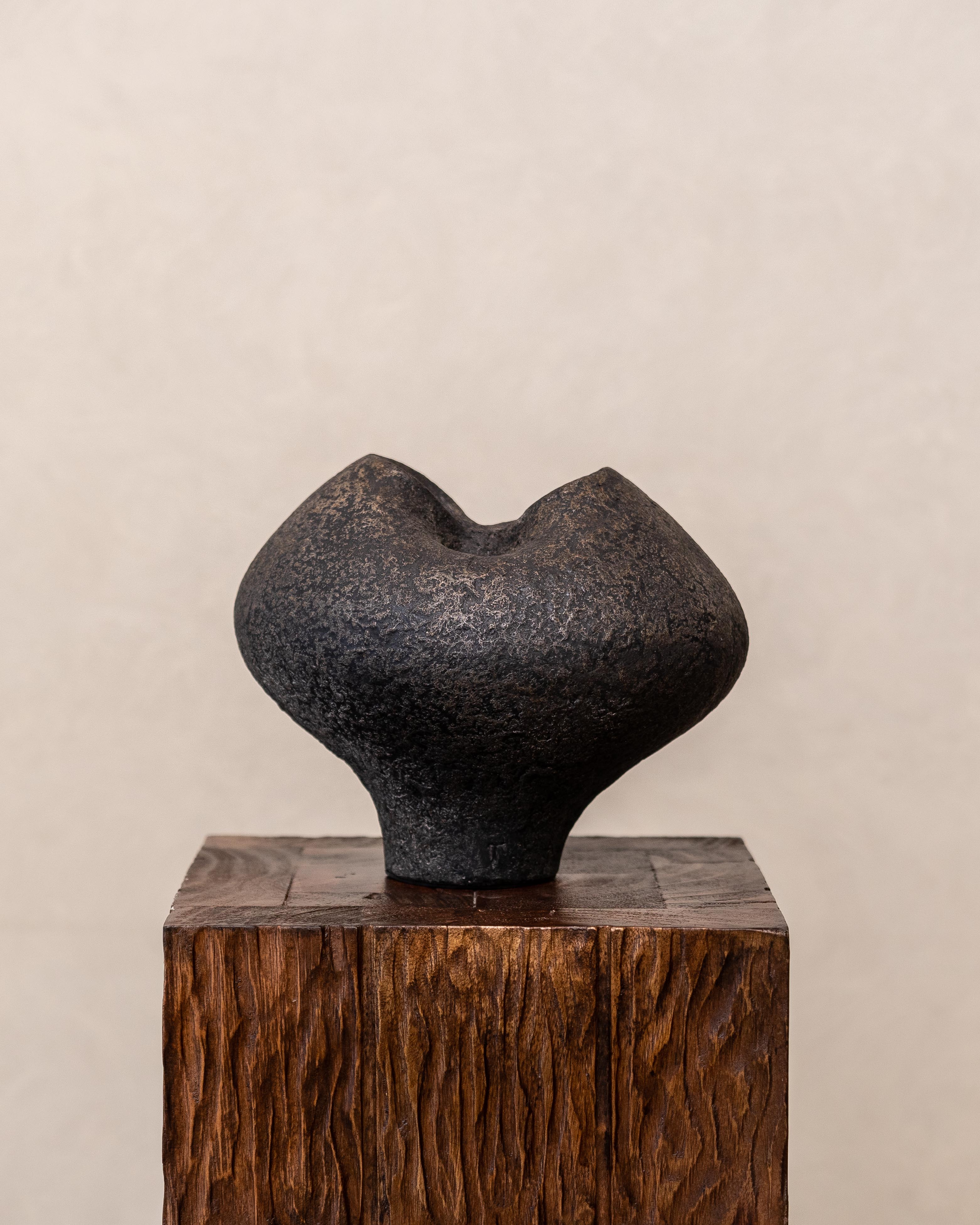 Radi Vessel Charcoal