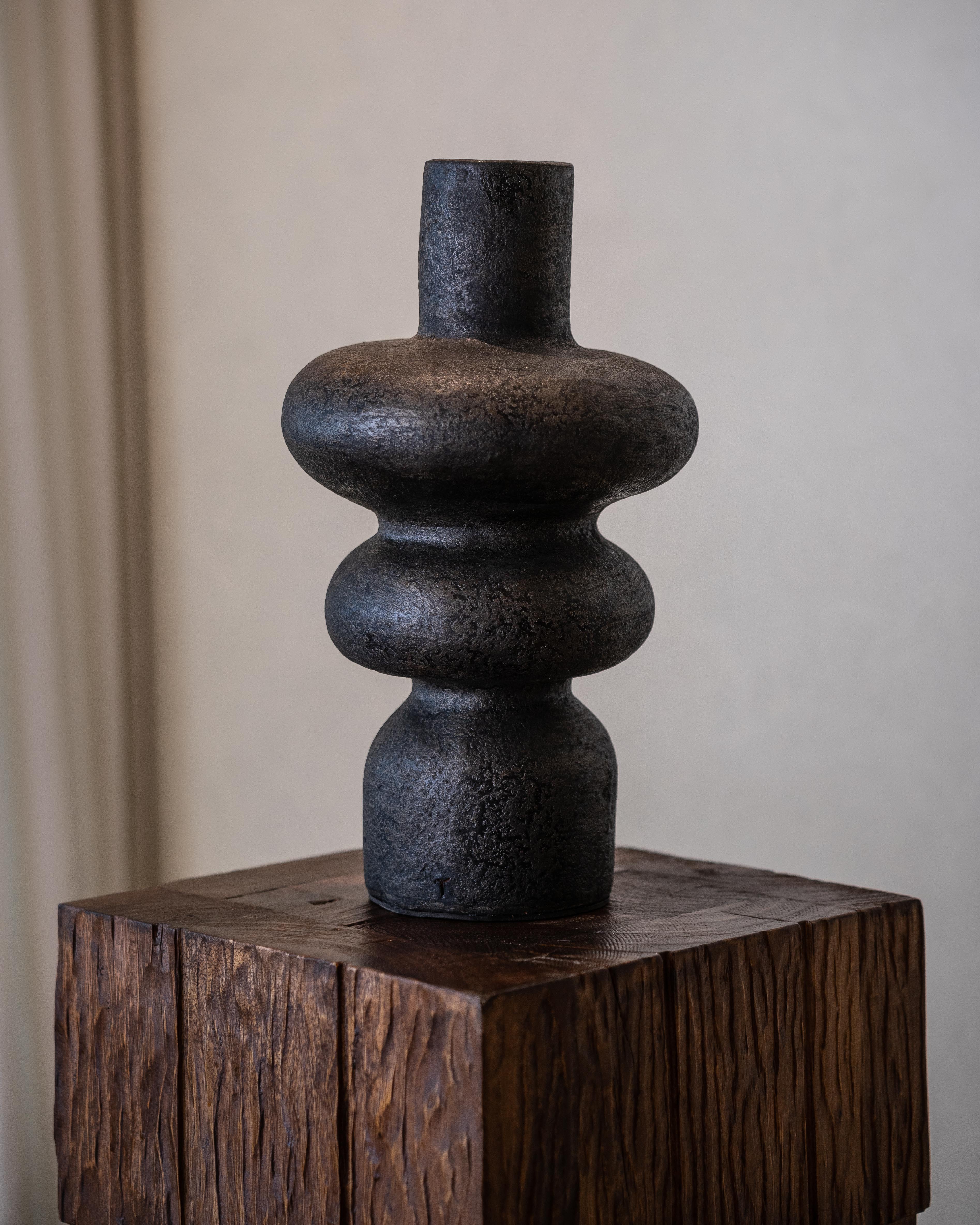 Ulun Vessel Black