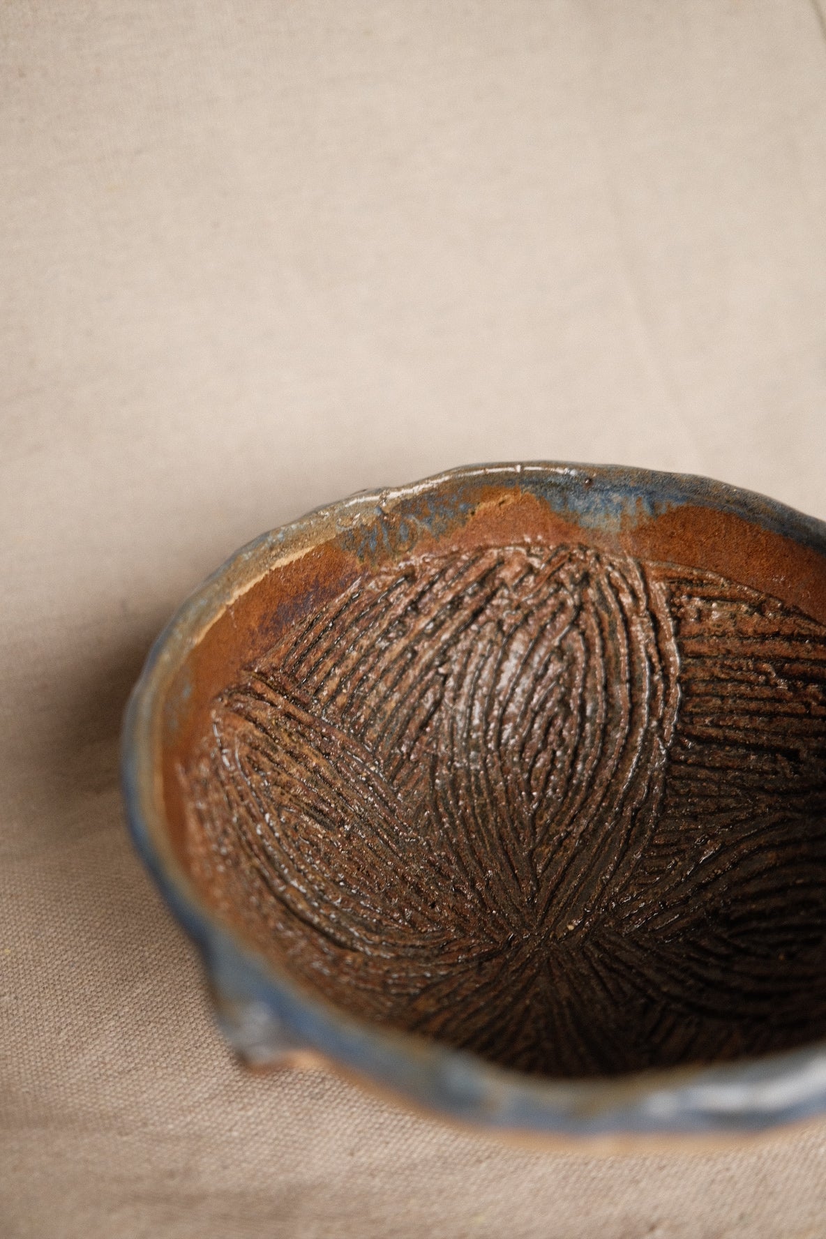 Barro Azul Tripod Vessel