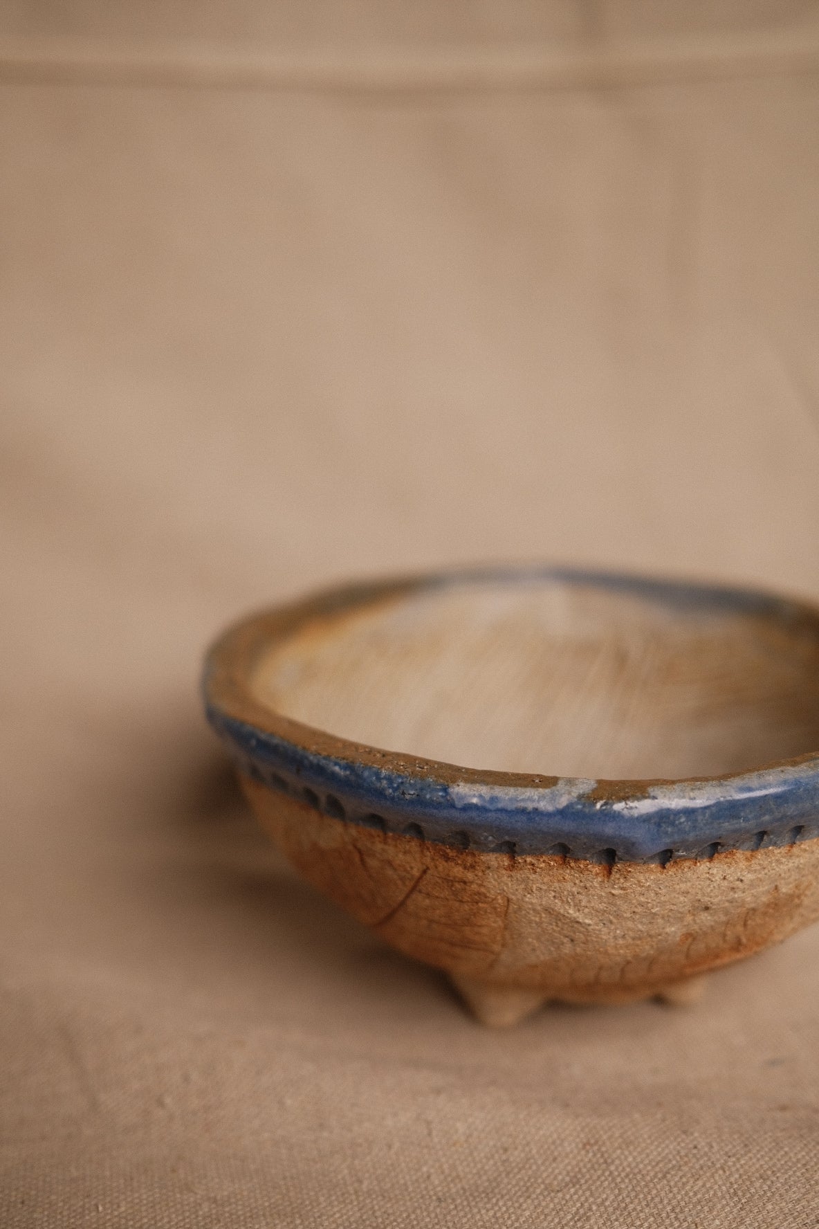 Barro Azul Tripod Vessel