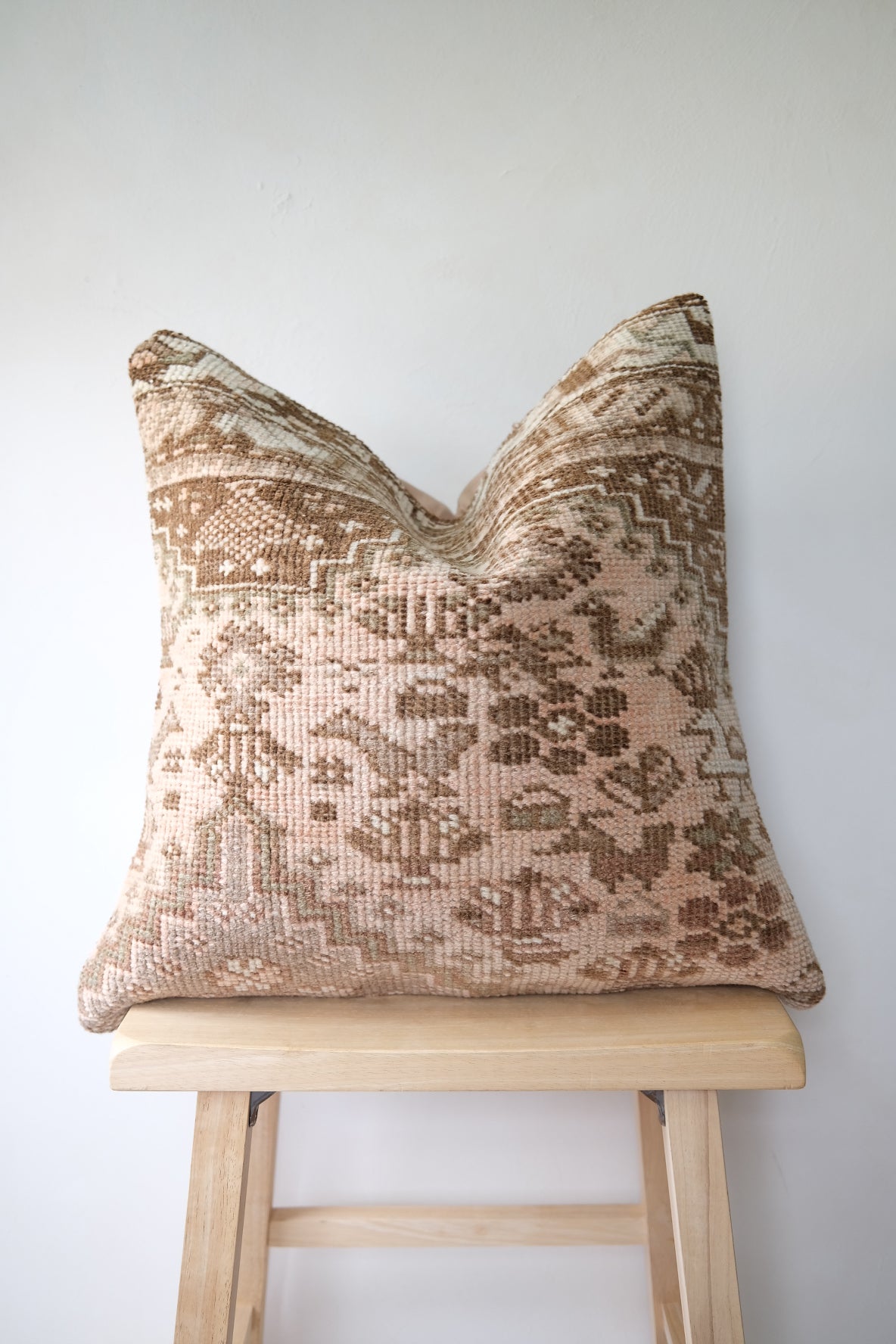 Sera Turkish Pillow Var. 1