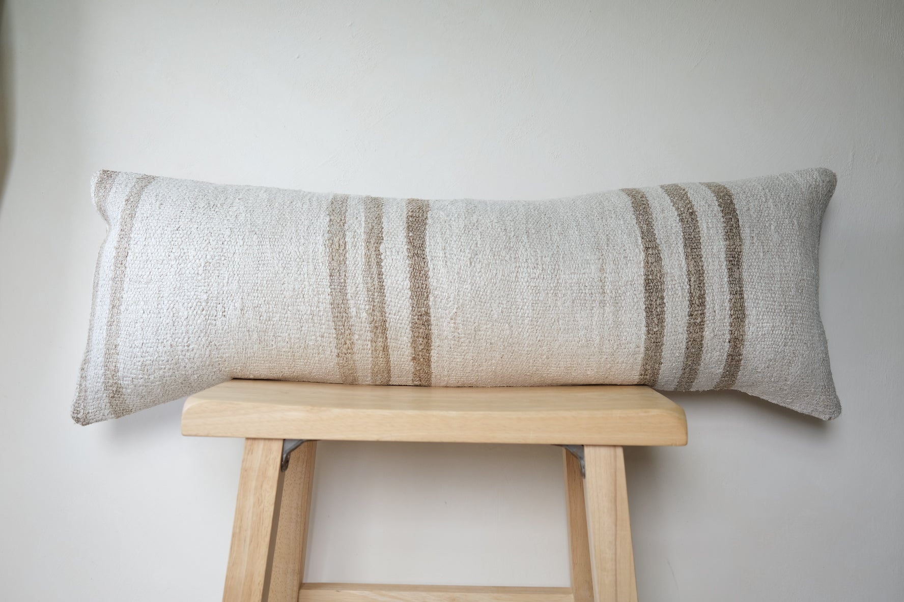 Aleric Kilim Long Lumbar