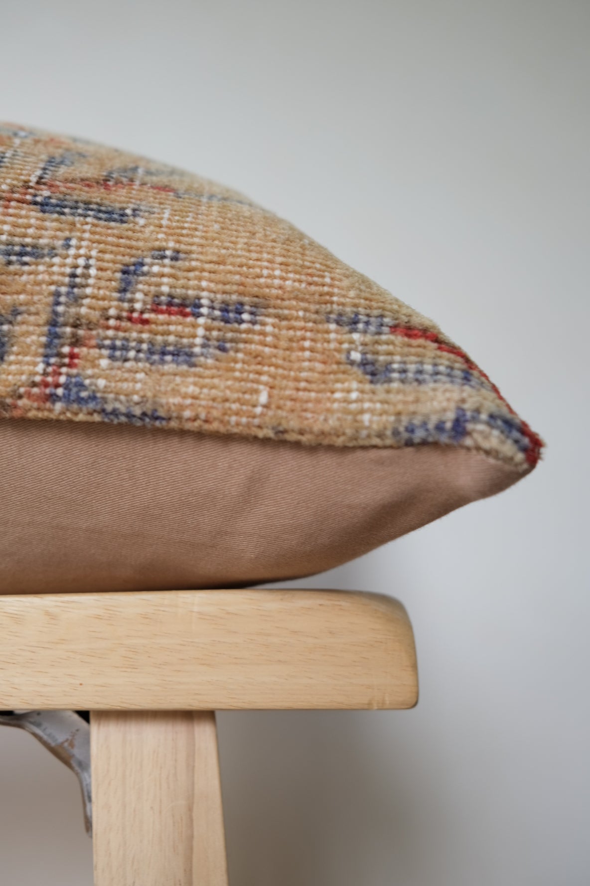 Sola Turkish Lumbar Var. 3