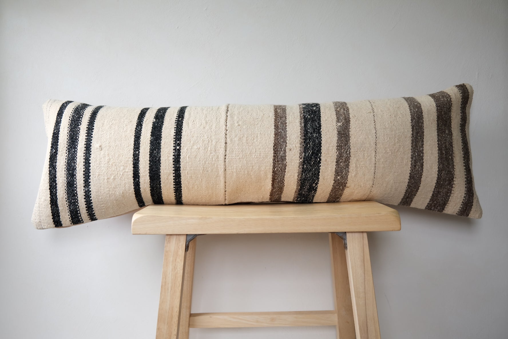 Lale Kilim Long Lumbar