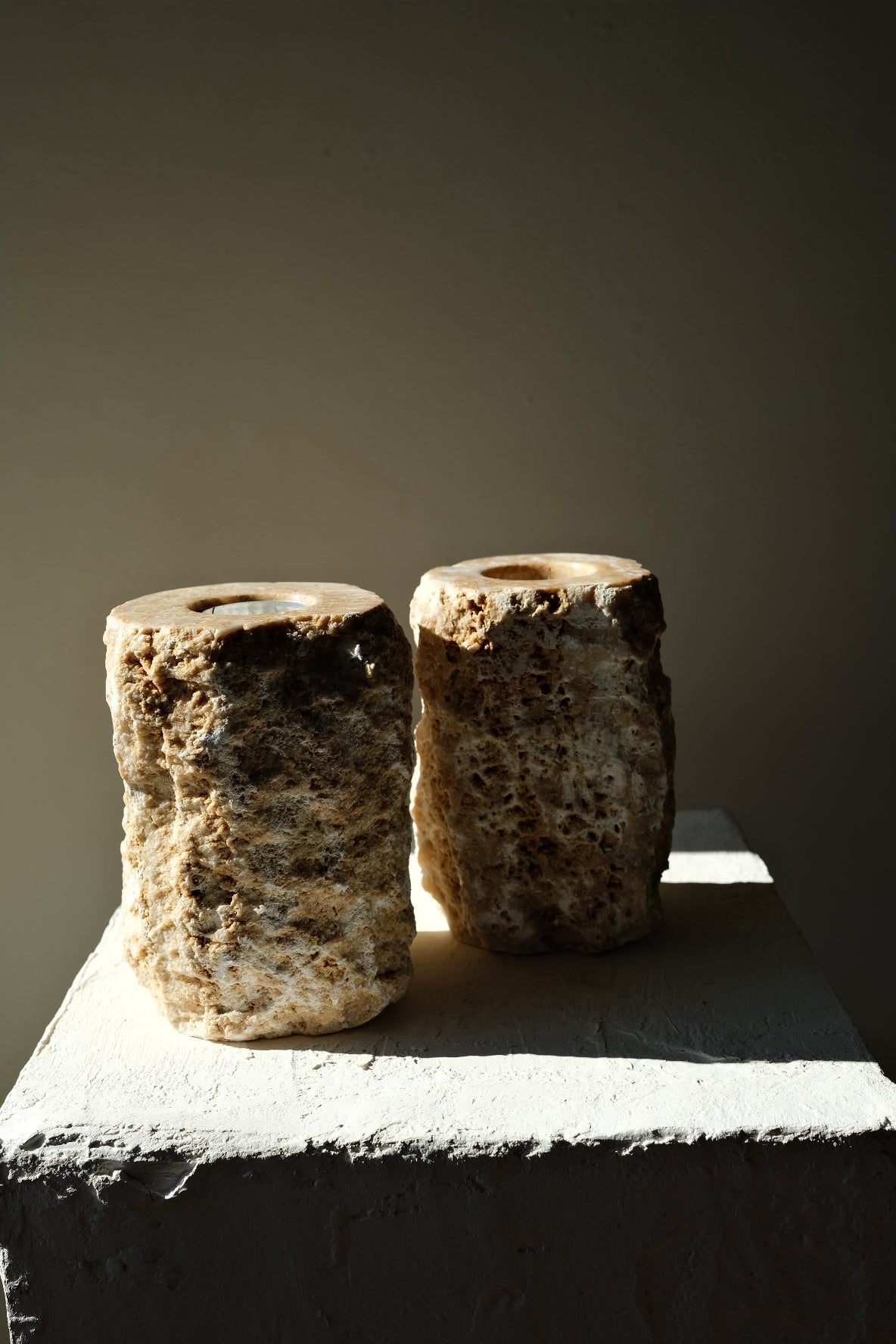 Aruna Onyx Candle Holder