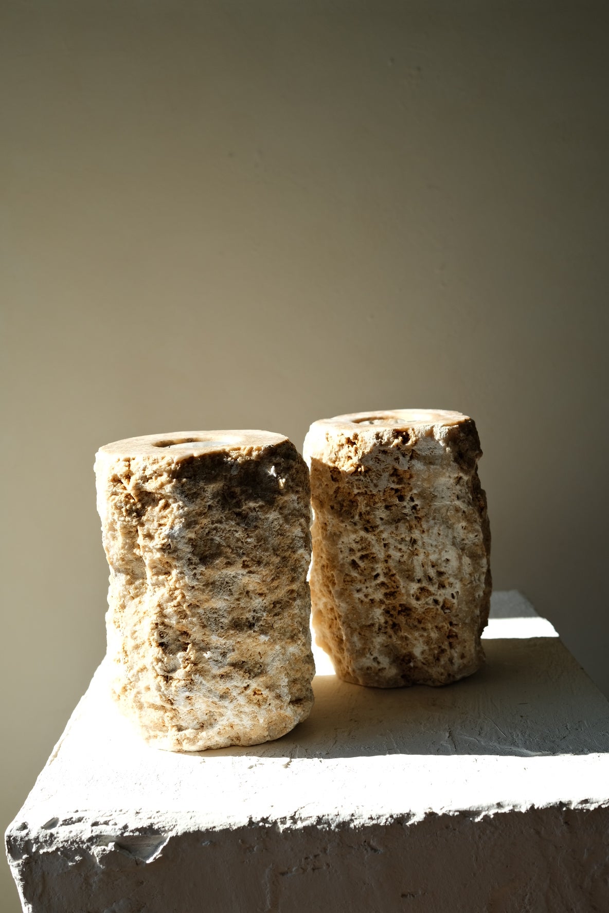 Aruna Onyx Candle Holder