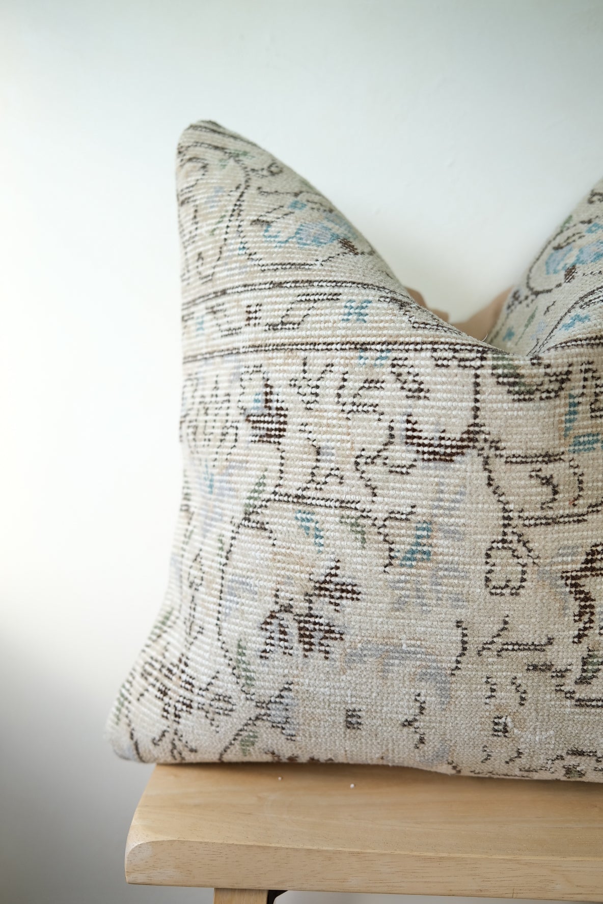 Charlie Turkish Pillow Var.3