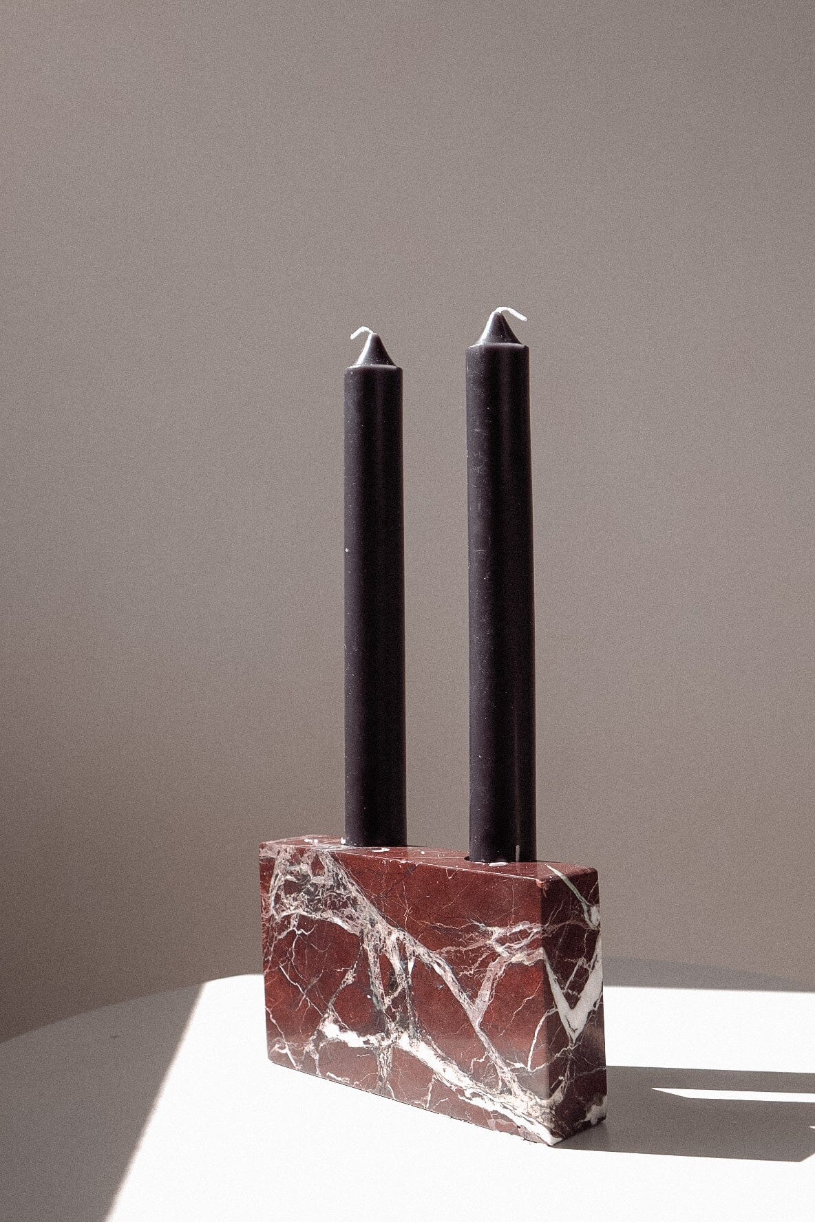 Rosso Lepanto with Onyx black candle