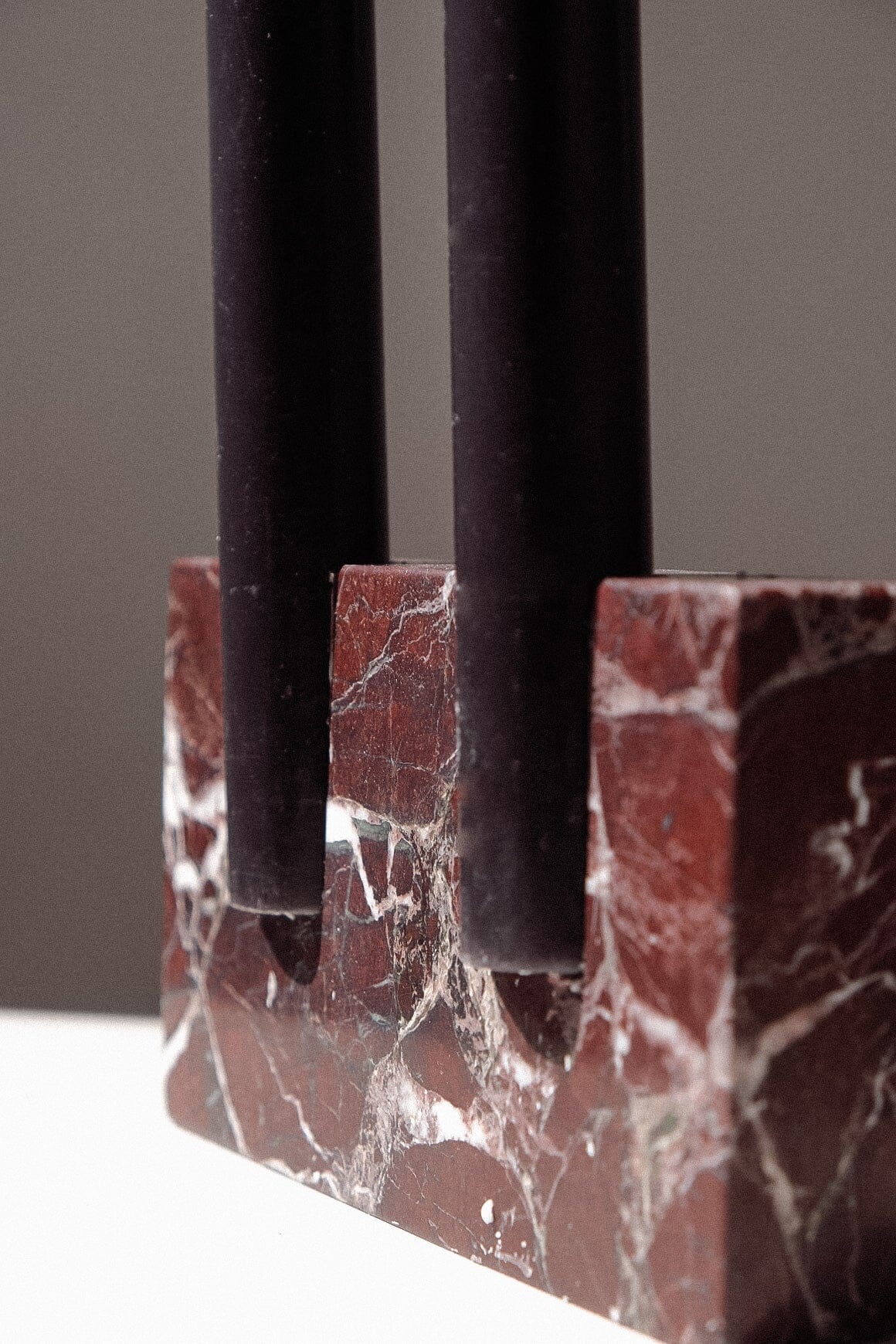 Rosso Lepanto with Onyx black candle