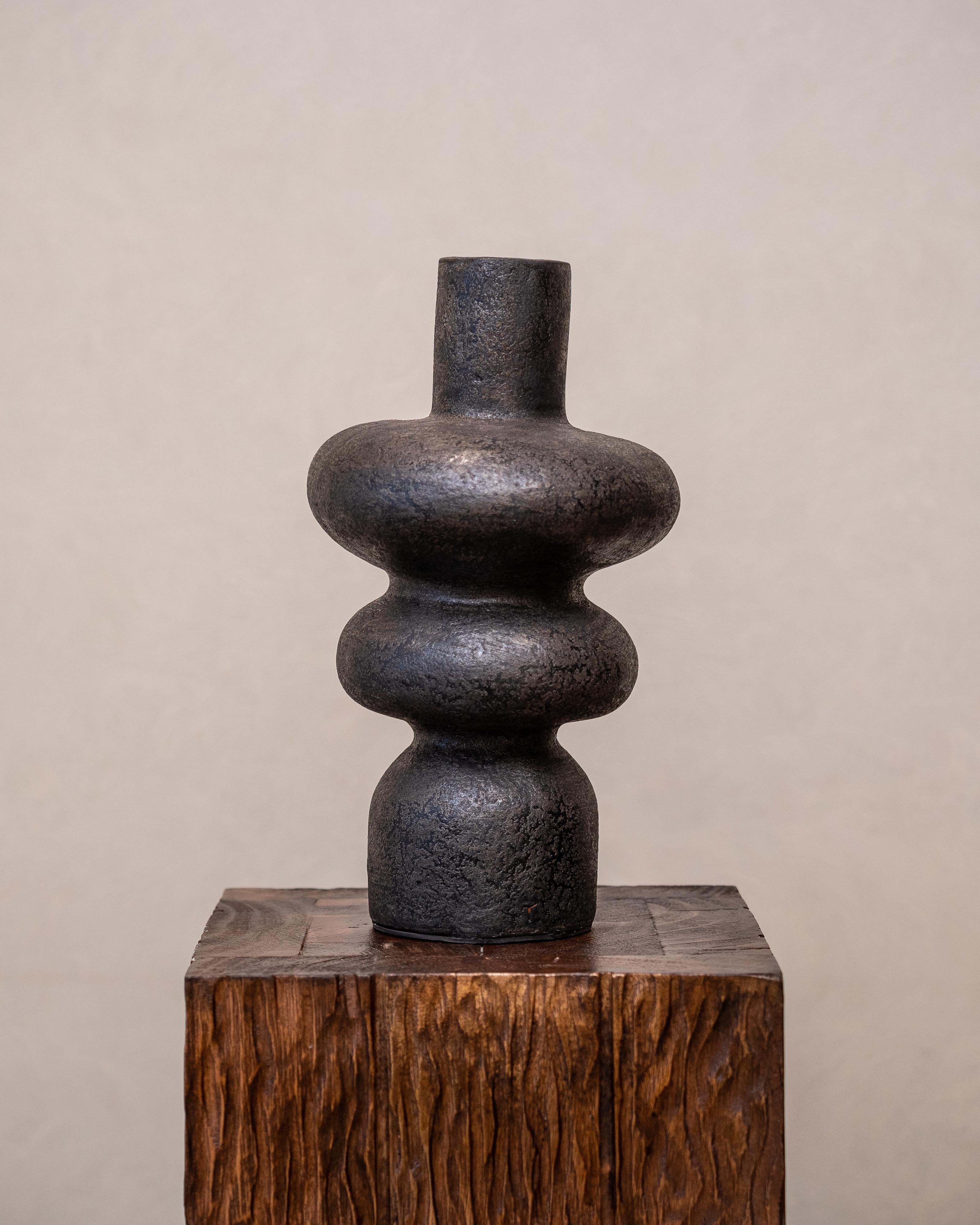Ulun Vessel Black