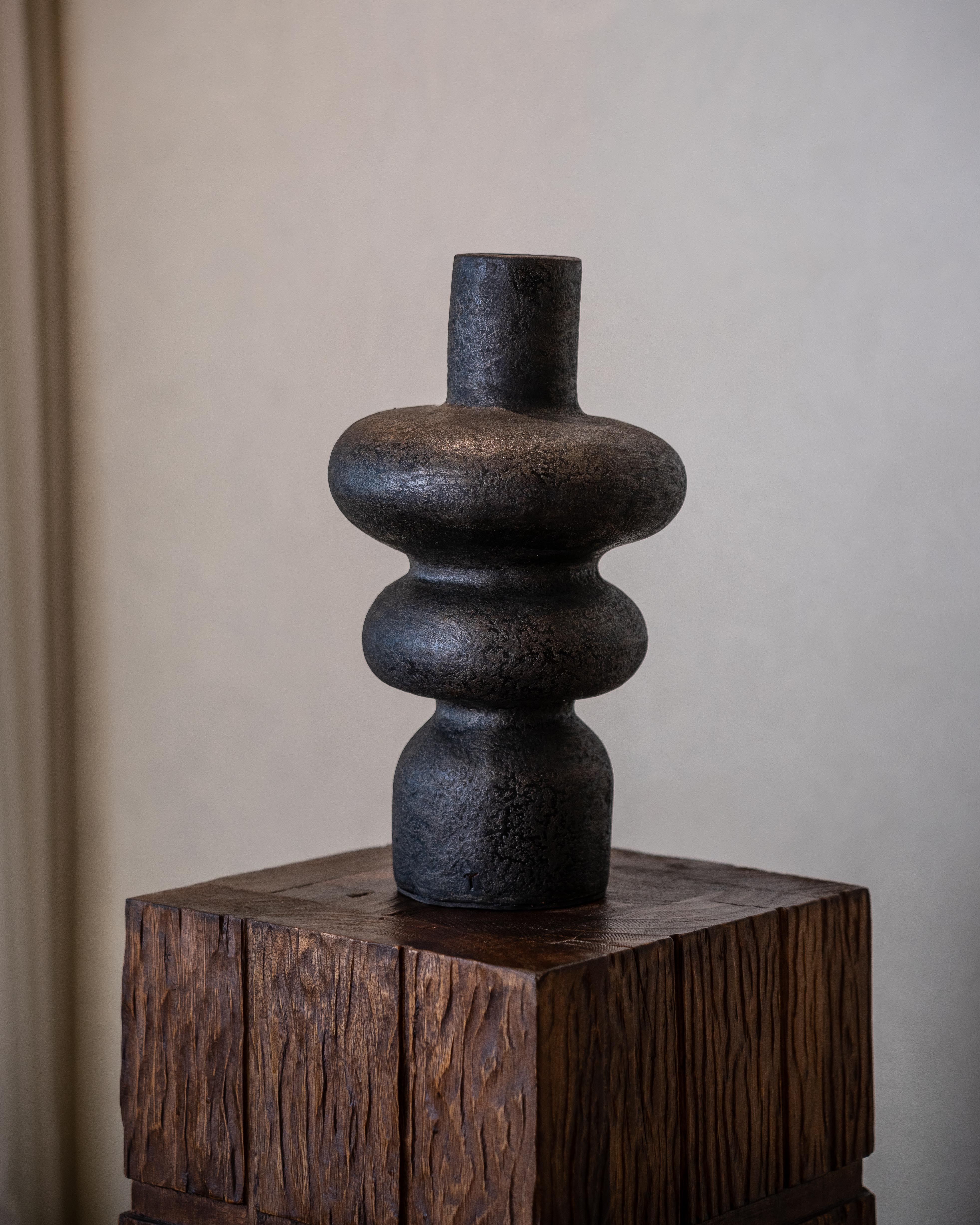 Ulun Vessel Black