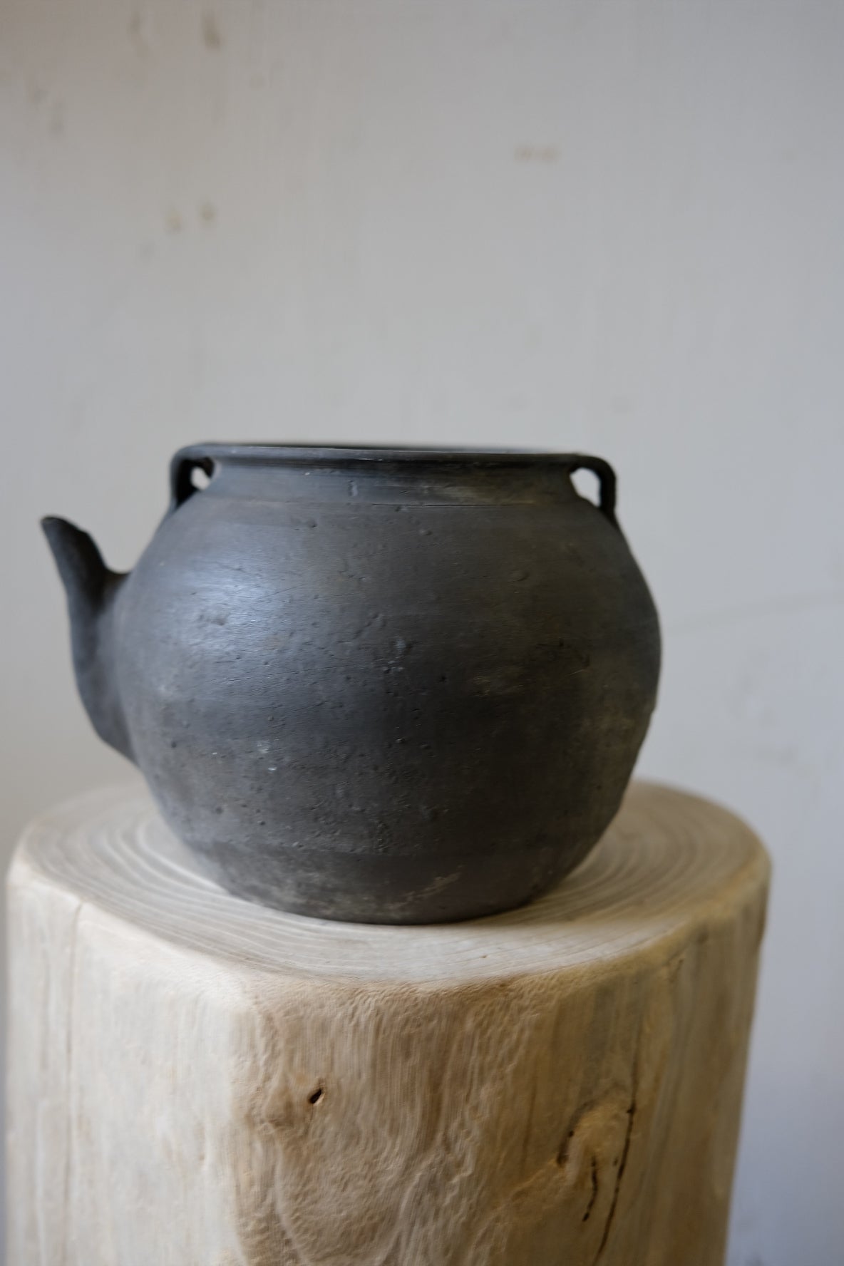 Medium Grey Pot with Lip