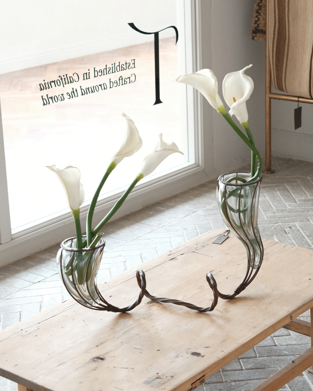 Vela Vase