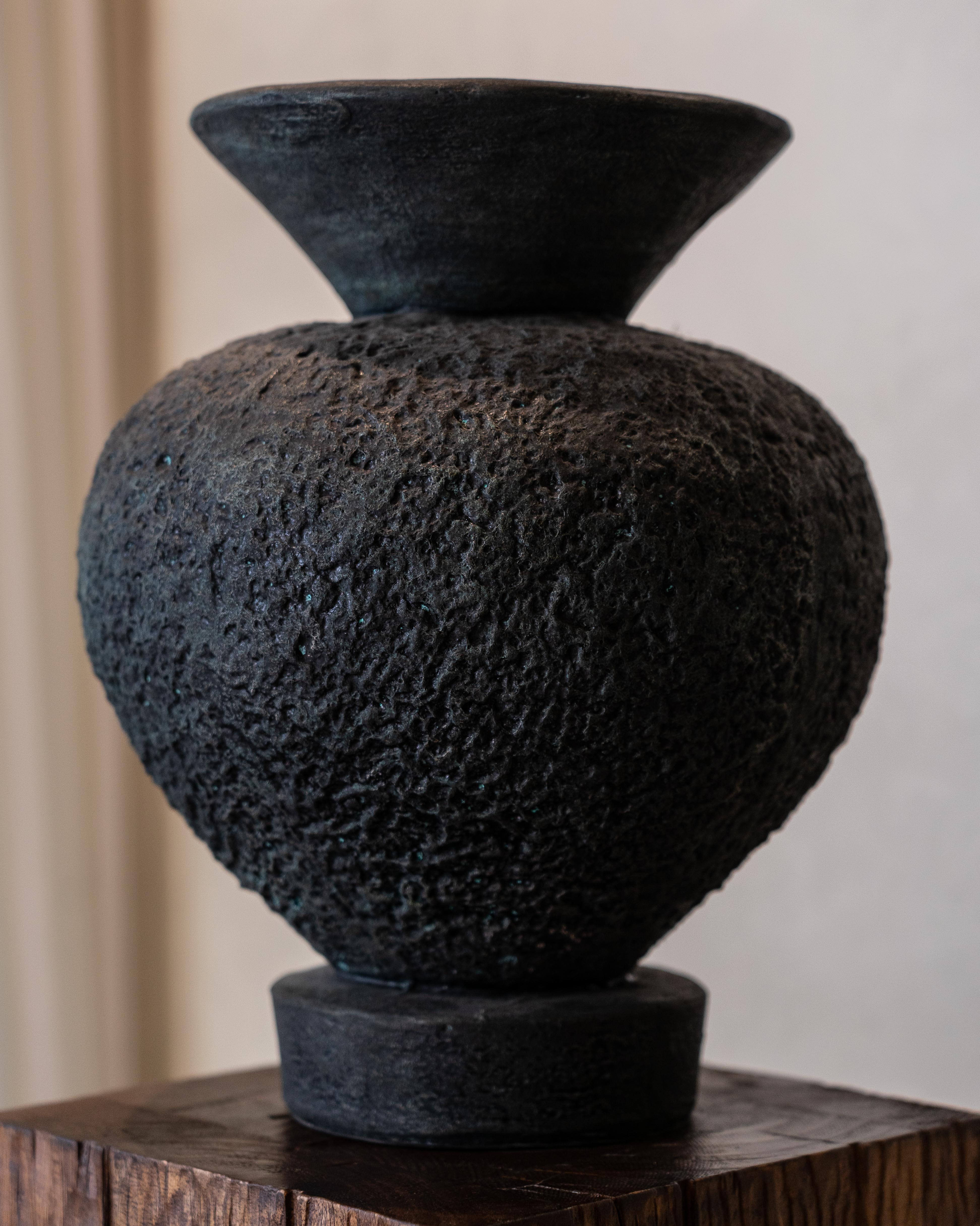 Textured Ines Vessel