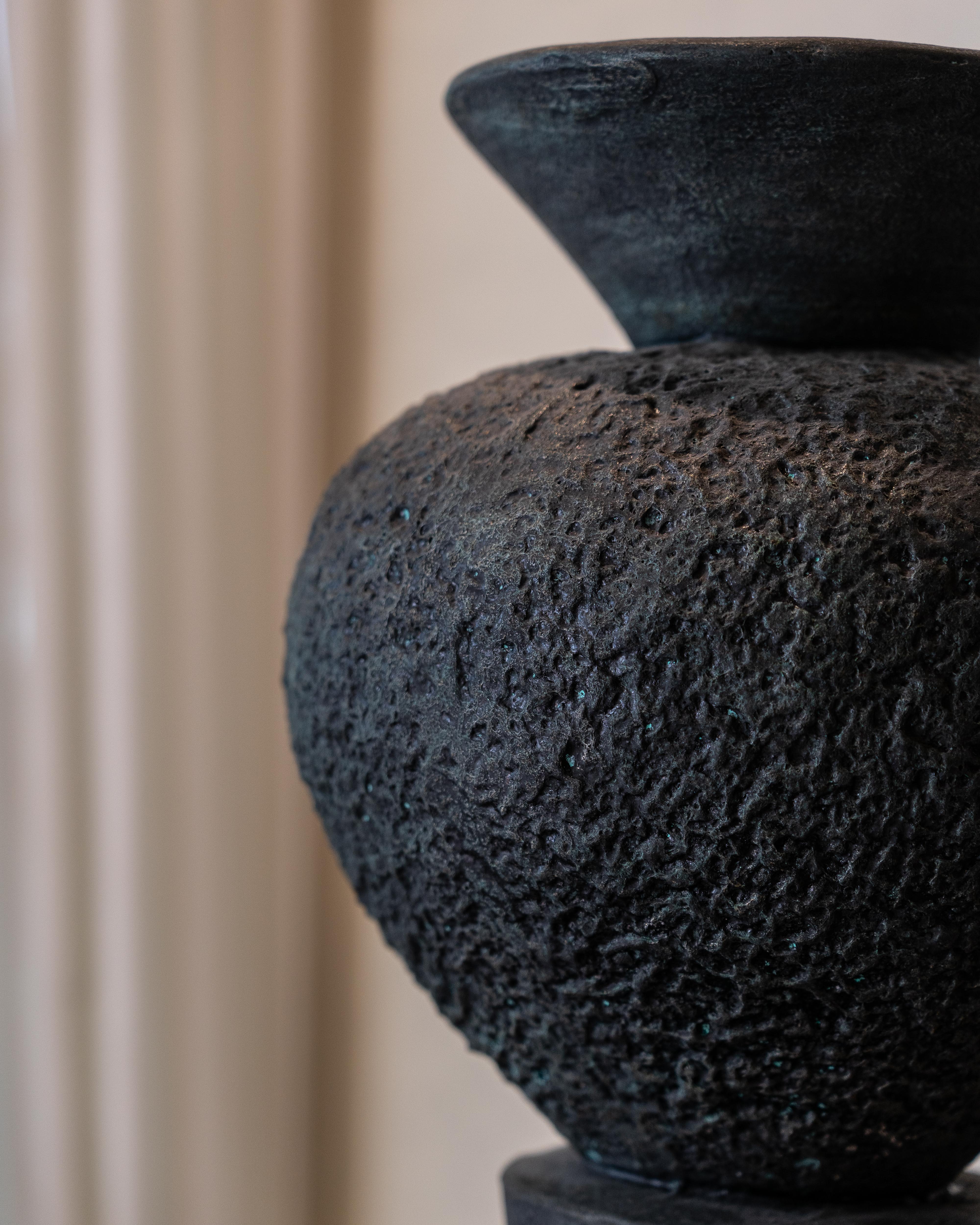 Textured Ines Vessel