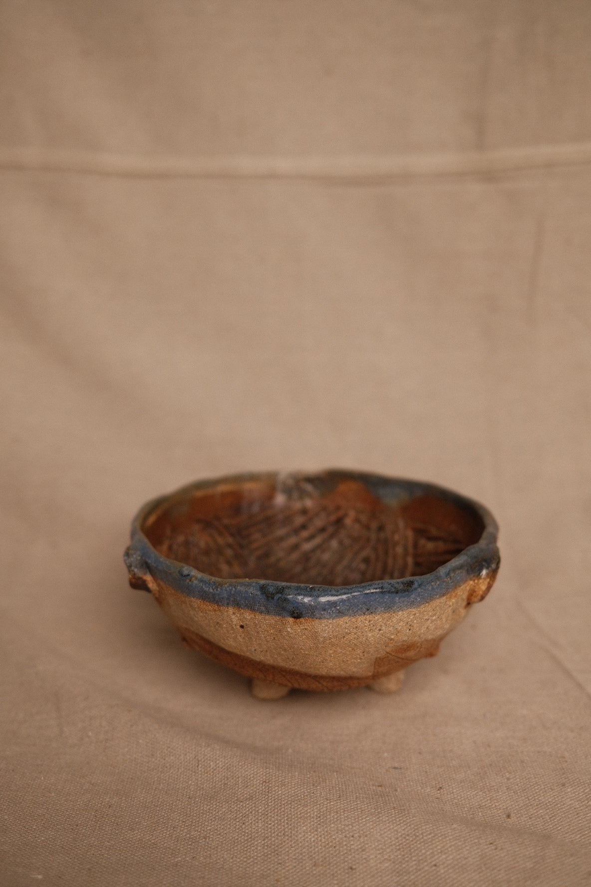 Barro Azul Tripod Vessel
