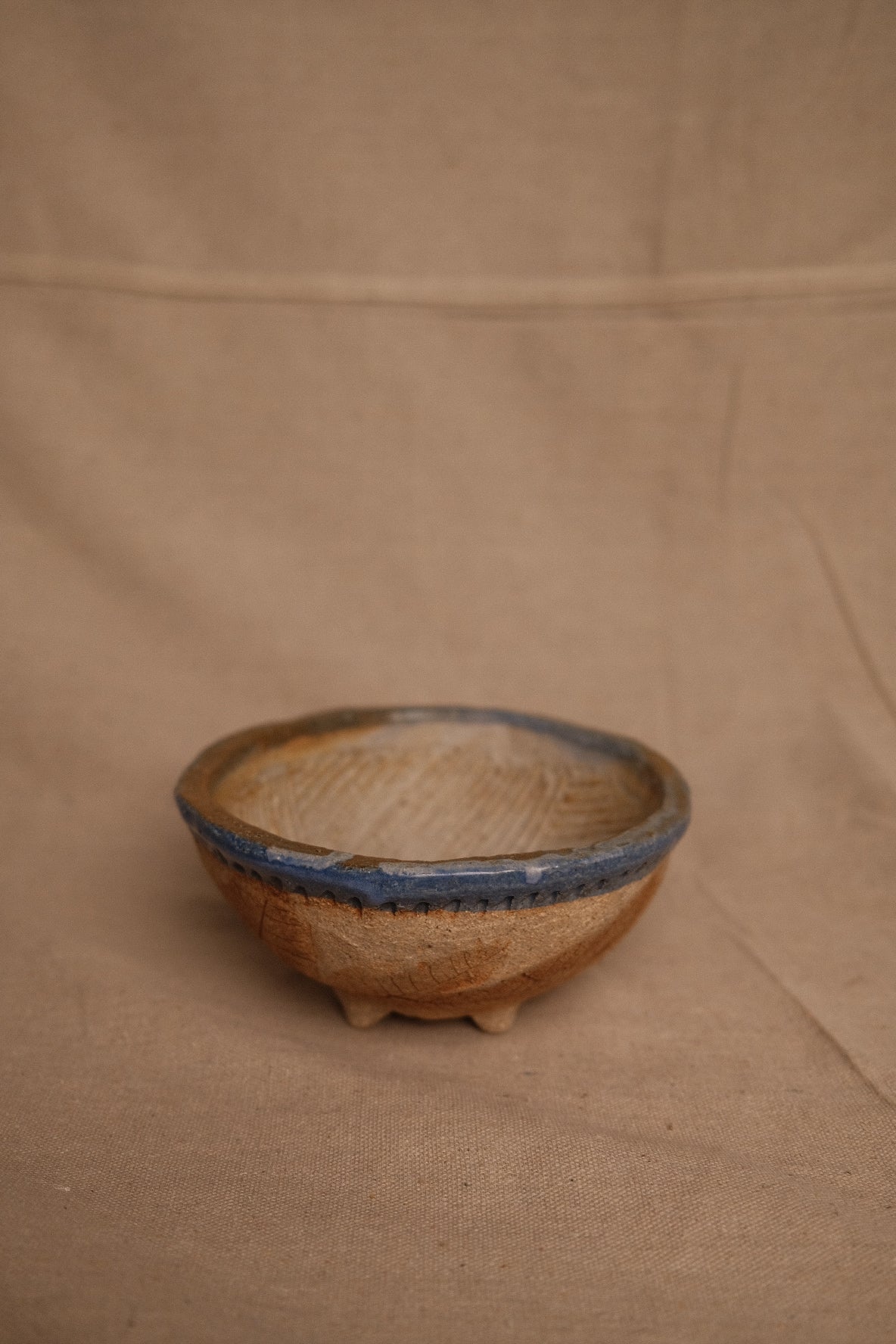 Barro Azul Tripod Vessel