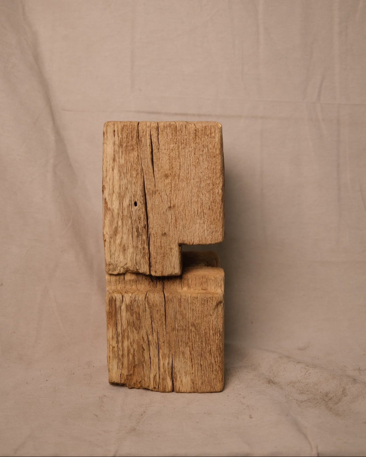 (II) Wood Stump Stand