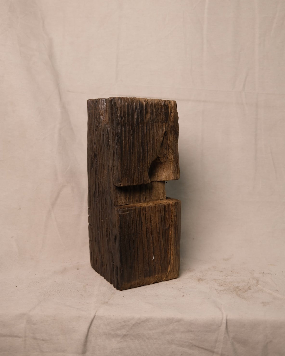 (V) Wood Stump Stand