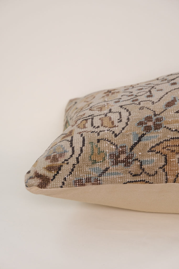 Jovy Turkish Vintage Rug Lumbar No.1