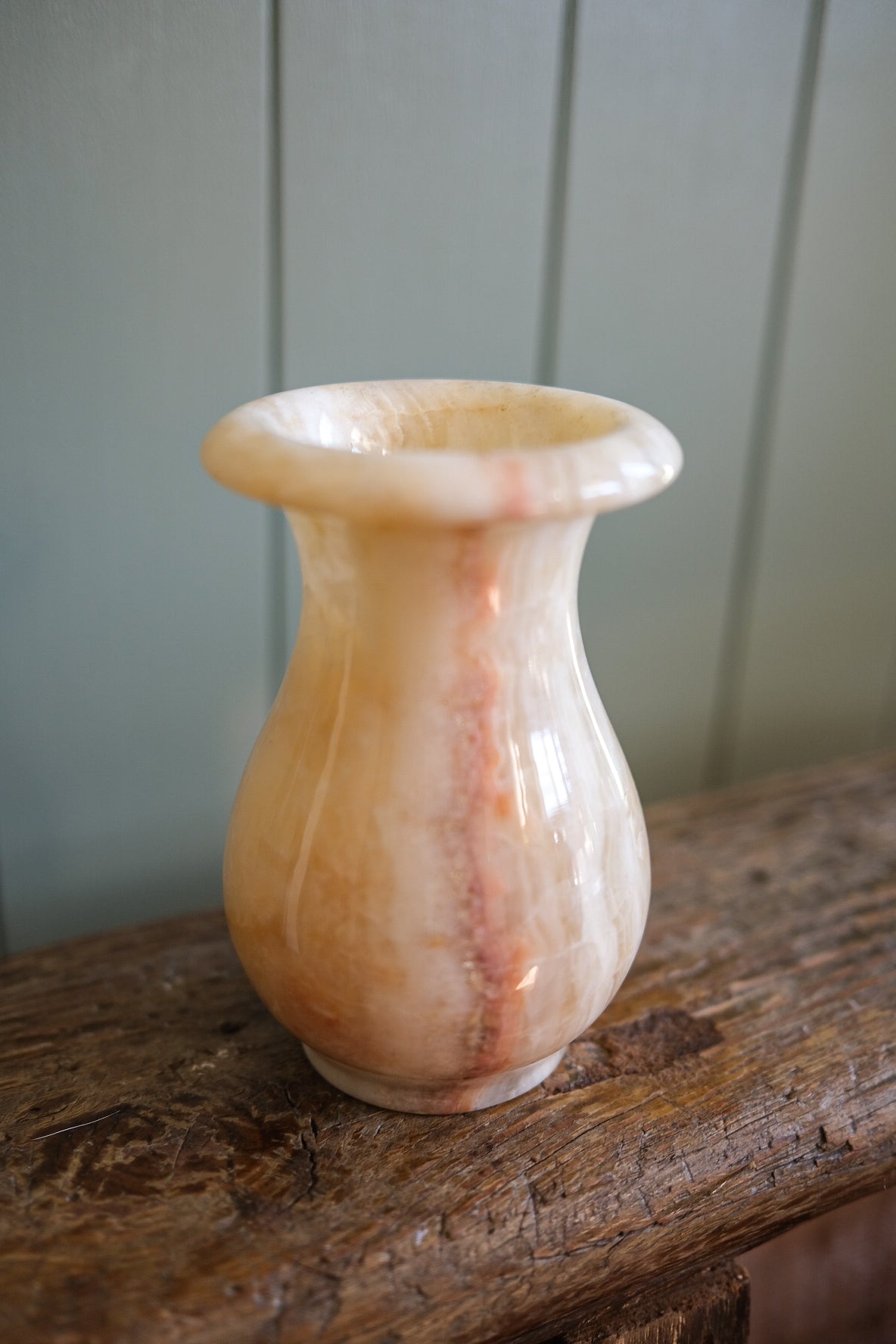 Short Cream Onyx Vase