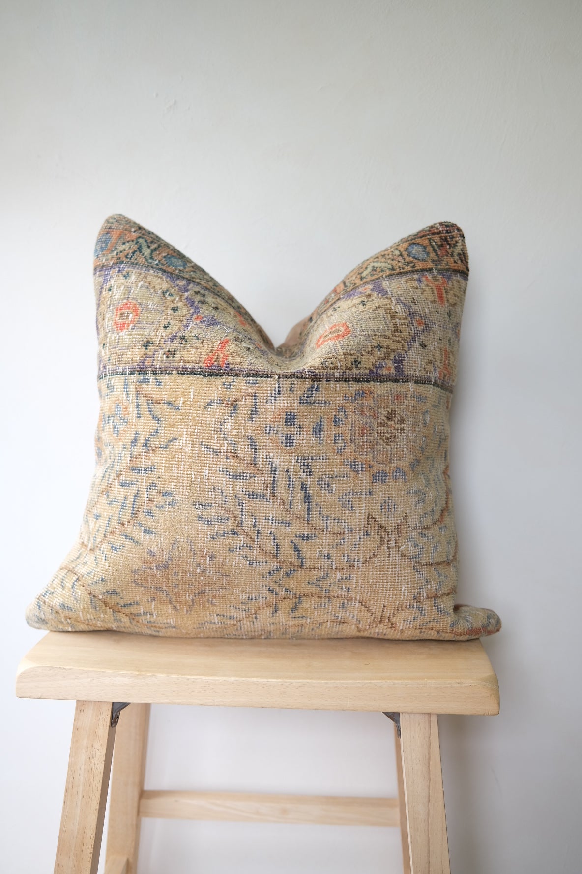 Sola Turkish Pillow Var. 1