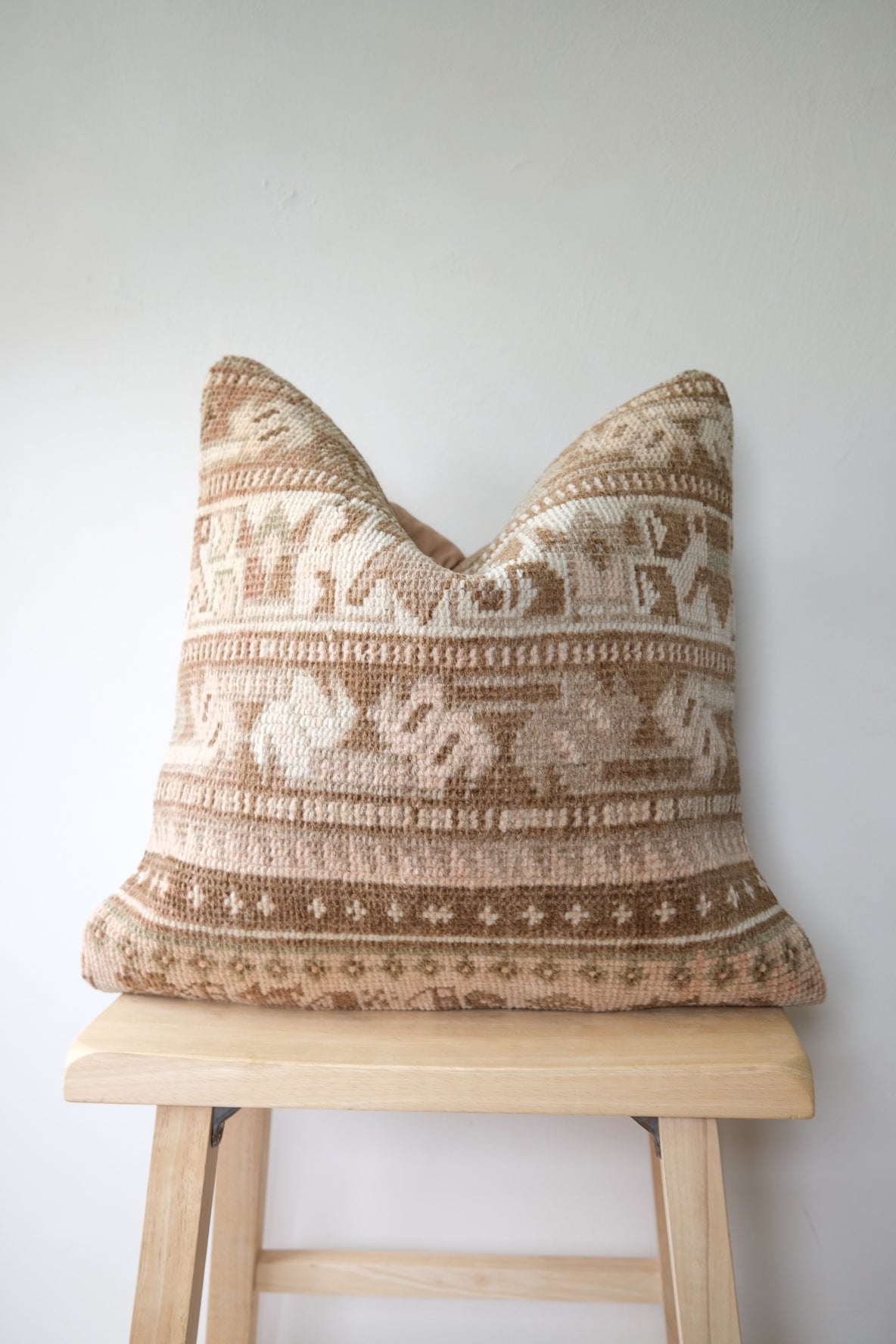 Sera Turkish Pillow Var. 1