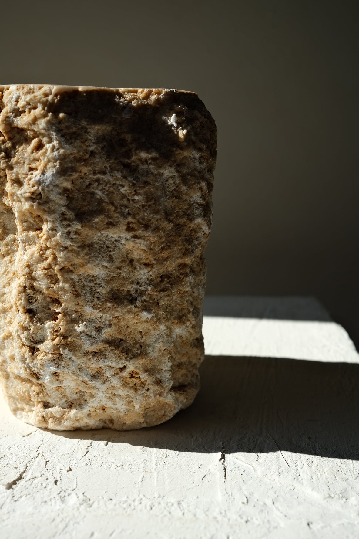 Aruna Onyx Candle Holder