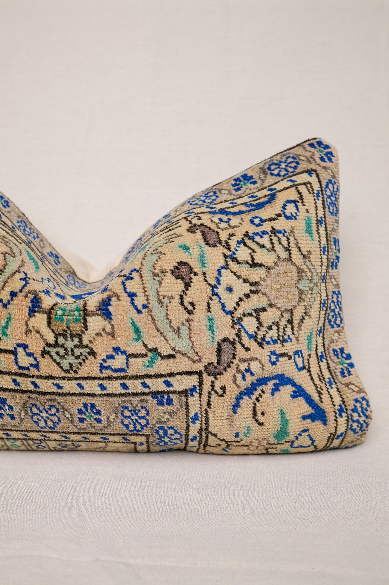 Fatma Turkish Vintage Rug Lumbar No. 1