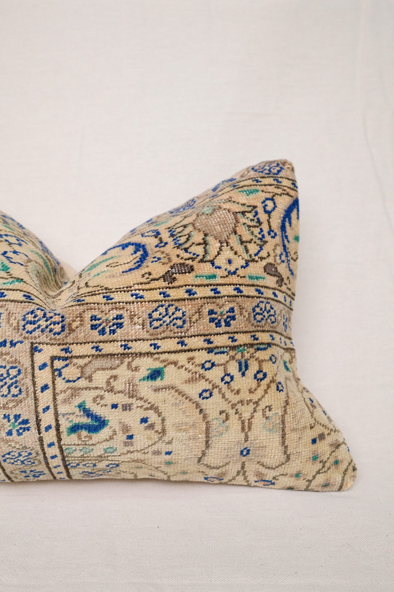 Fatma Turkish Vintage Rug Lumbar No. 1