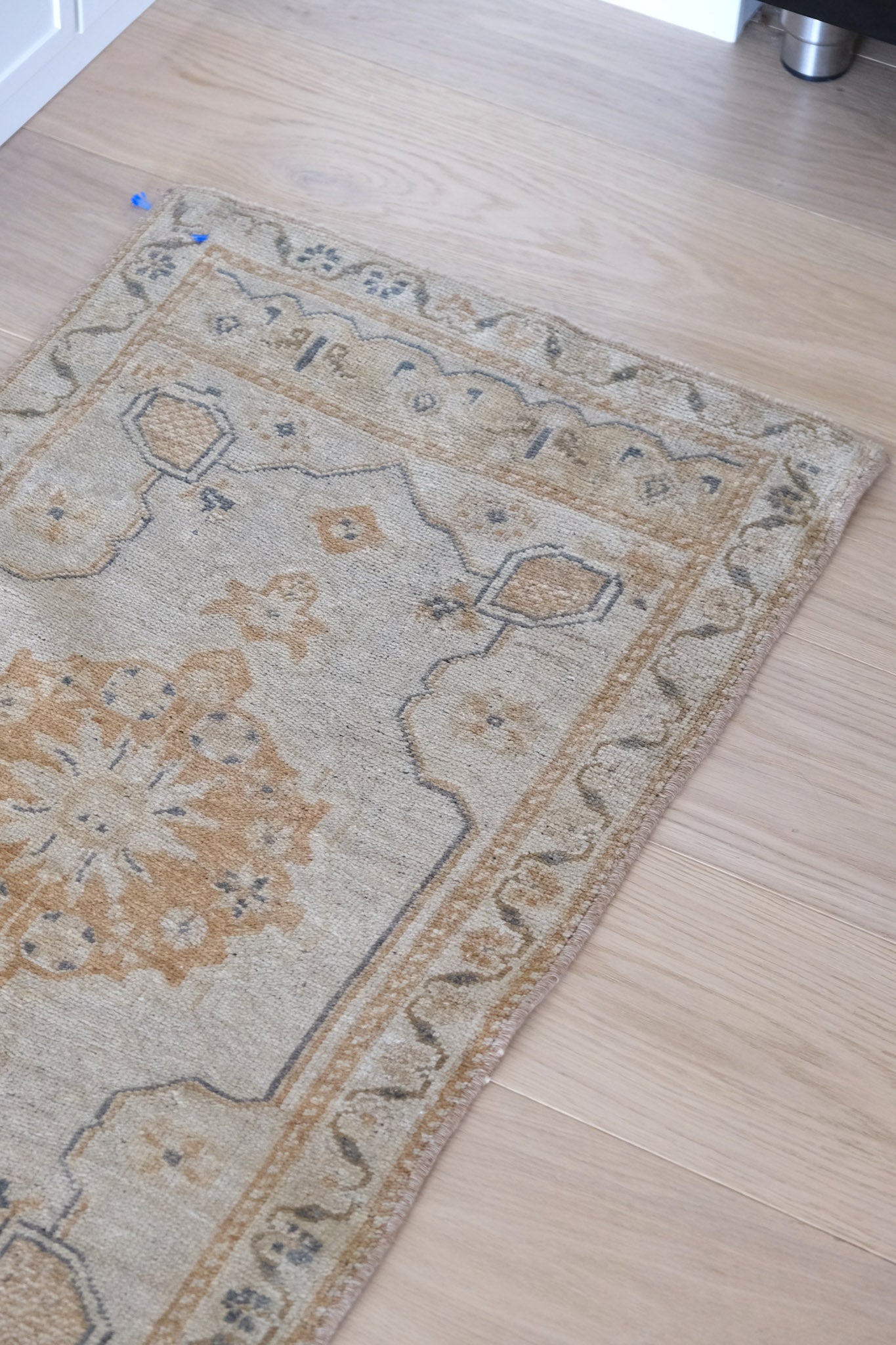 Malika Rug (20x40)