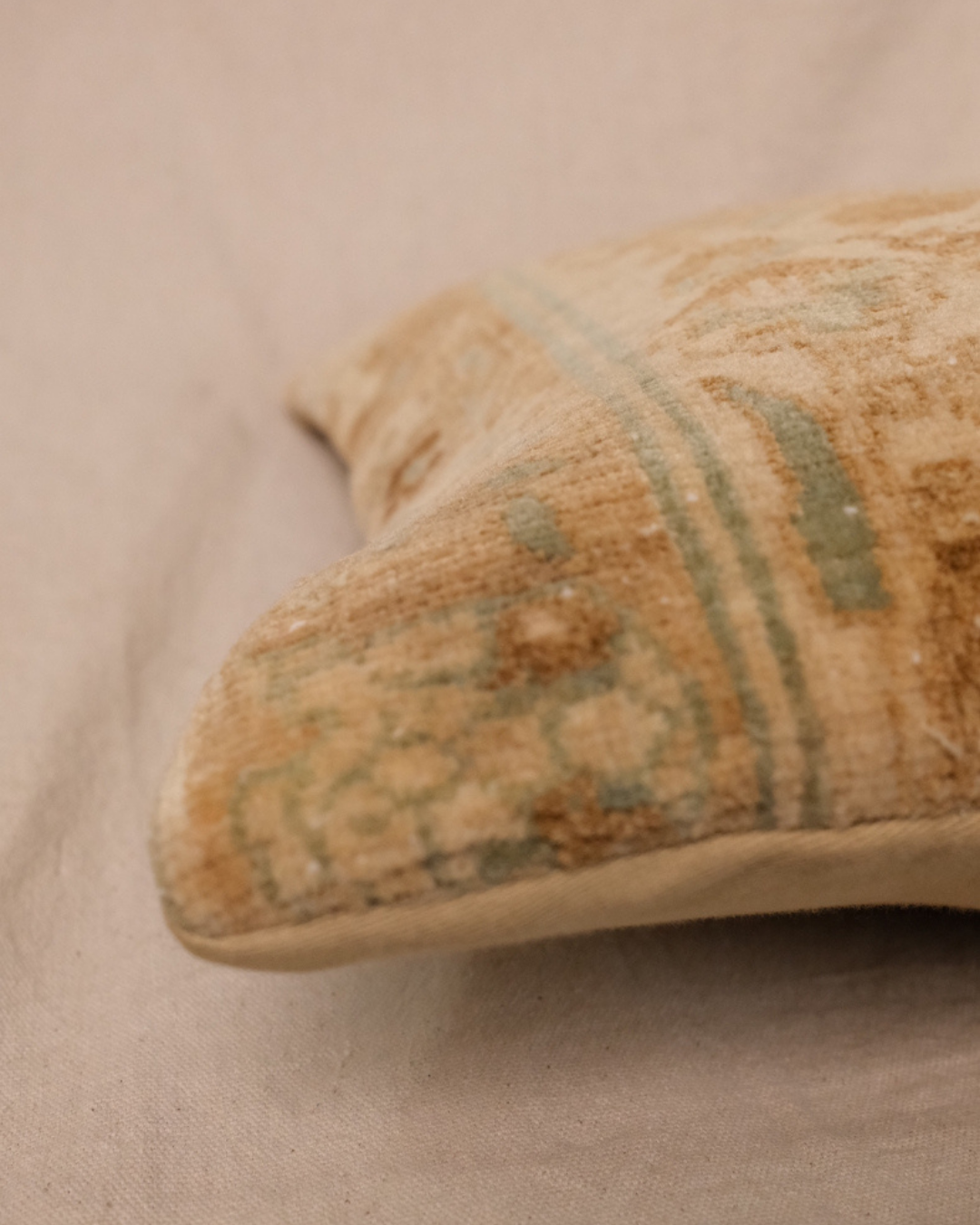 Isik Turkish Pillow