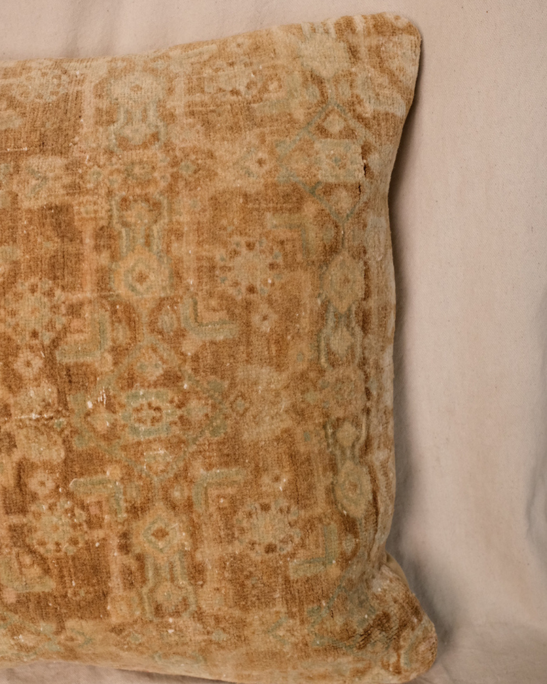 Isik Turkish Pillow